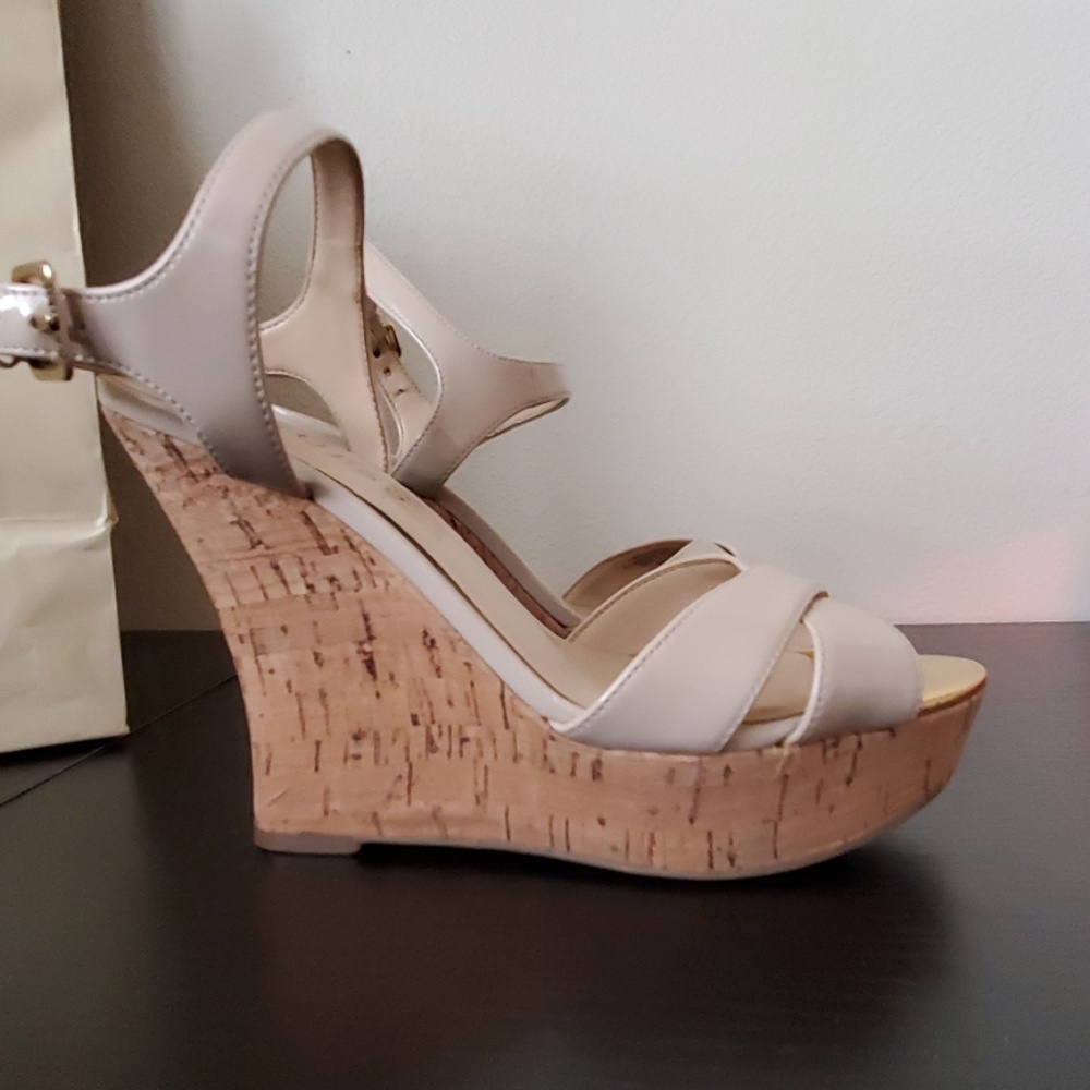 ๐๐ Platform GUESS sandals - Picture 4 of 7